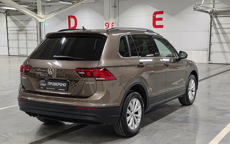 Volkswagen Tiguan II, 2019 год, 2 731 000 рублей, 6 фотография