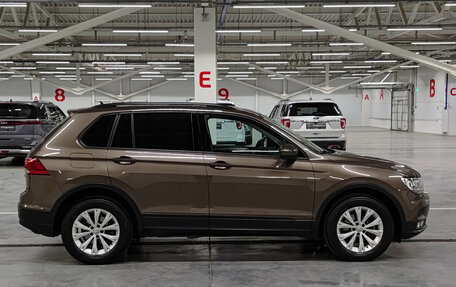 Volkswagen Tiguan II, 2019 год, 2 731 000 рублей, 5 фотография