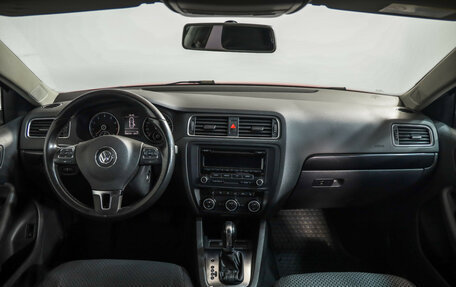 Volkswagen Jetta VI, 2012 год, 679 777 рублей, 9 фотография