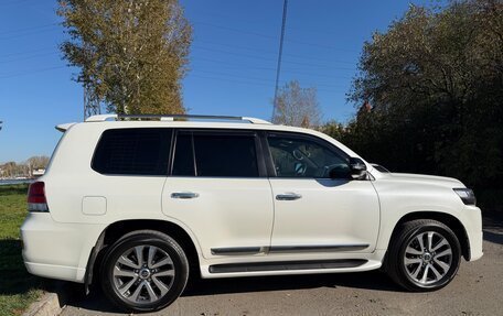 Toyota Land Cruiser 200, 2017 год, 6 490 000 рублей, 4 фотография