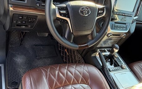 Toyota Land Cruiser 200, 2017 год, 6 490 000 рублей, 11 фотография