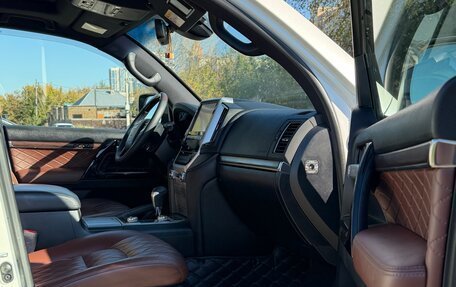 Toyota Land Cruiser 200, 2017 год, 6 490 000 рублей, 9 фотография