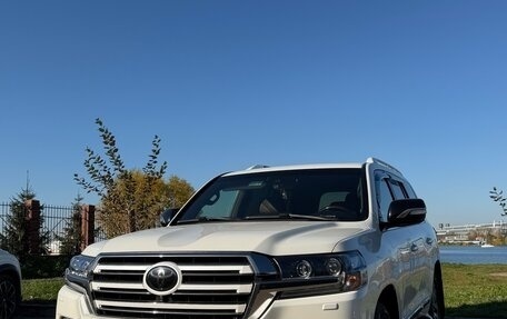 Toyota Land Cruiser 200, 2017 год, 6 490 000 рублей, 2 фотография