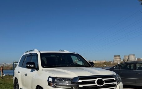 Toyota Land Cruiser 200, 2017 год, 6 490 000 рублей, 3 фотография