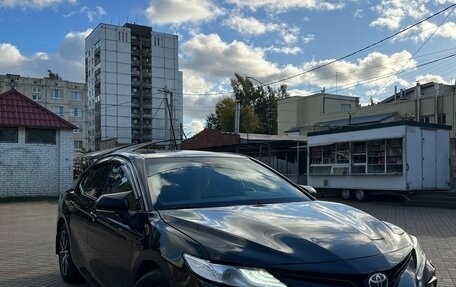 Toyota Camry, 2021 год, 2 700 000 рублей, 4 фотография