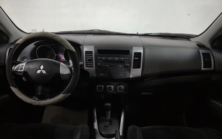Mitsubishi Outlander III рестайлинг 3, 2010 год, 850 000 рублей, 13 фотография