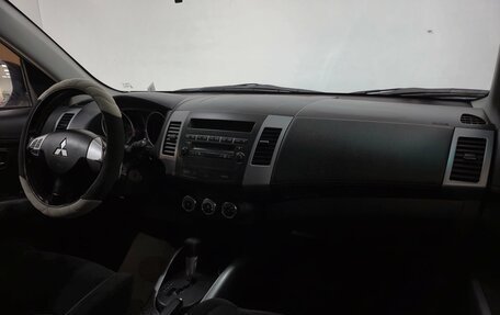 Mitsubishi Outlander III рестайлинг 3, 2010 год, 850 000 рублей, 15 фотография