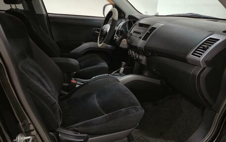 Mitsubishi Outlander III рестайлинг 3, 2010 год, 850 000 рублей, 16 фотография