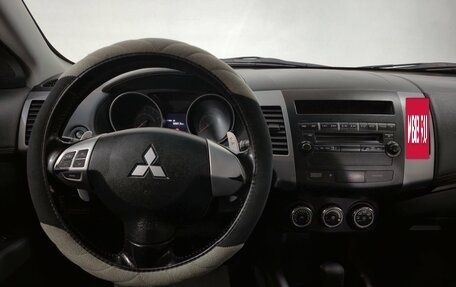 Mitsubishi Outlander III рестайлинг 3, 2010 год, 850 000 рублей, 14 фотография