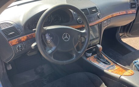 Mercedes-Benz E-Класс, 2005 год, 850 000 рублей, 5 фотография