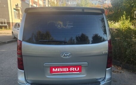 Hyundai Grand Starex Grand Starex I рестайлинг 2, 2011 год, 998 000 рублей, 2 фотография