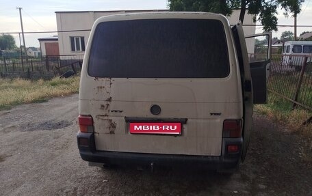 Volkswagen Transporter T4, 2000 год, 670 000 рублей, 1 фотография