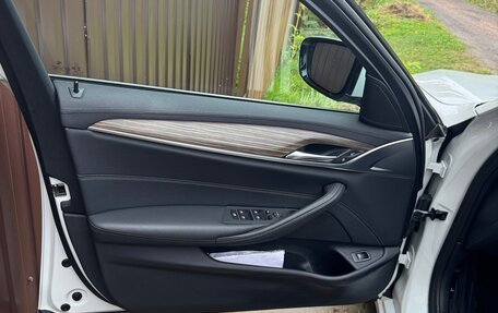 BMW 5 серия, 2019 год, 3 290 000 рублей, 18 фотография