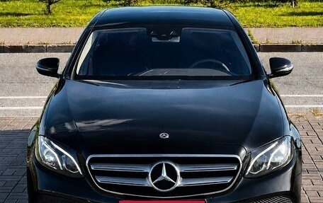 Mercedes-Benz E-Класс, 2020 год, 2 850 000 рублей, 3 фотография