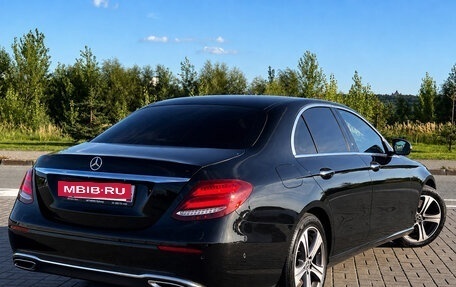 Mercedes-Benz E-Класс, 2020 год, 2 850 000 рублей, 4 фотография