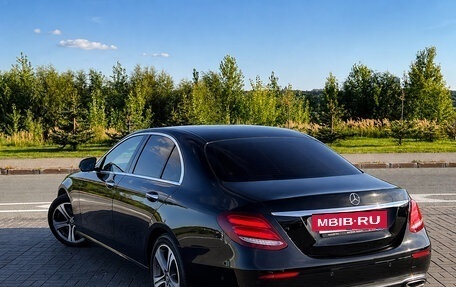 Mercedes-Benz E-Класс, 2020 год, 2 850 000 рублей, 2 фотография