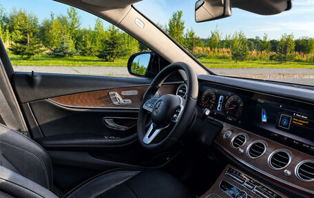 Mercedes-Benz E-Класс, 2020 год, 2 850 000 рублей, 22 фотография