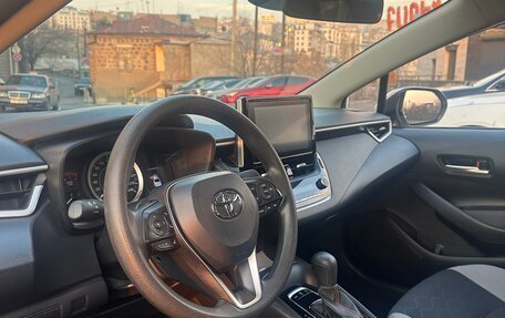 Toyota Corolla, 2022 год, 1 850 000 рублей, 2 фотография