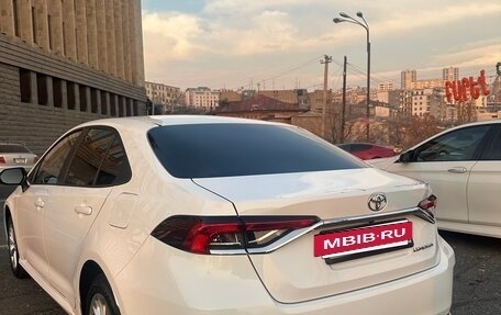 Toyota Corolla, 2022 год, 1 850 000 рублей, 5 фотография