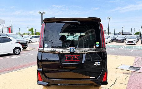 Toyota Noah III, 2020 год, 1 800 000 рублей, 5 фотография