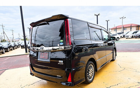 Toyota Noah III, 2020 год, 1 800 000 рублей, 6 фотография