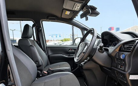 Toyota Noah III, 2020 год, 1 800 000 рублей, 11 фотография