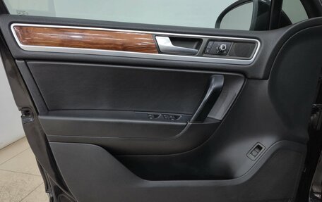 Volkswagen Touareg III, 2011 год, 1 680 000 рублей, 7 фотография