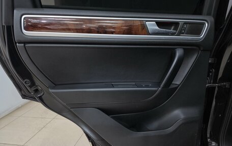 Volkswagen Touareg III, 2011 год, 1 680 000 рублей, 14 фотография