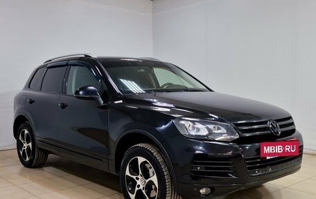 Volkswagen Touareg III, 2011 год, 1 680 000 рублей, 3 фотография