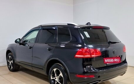 Volkswagen Touareg III, 2011 год, 1 680 000 рублей, 6 фотография