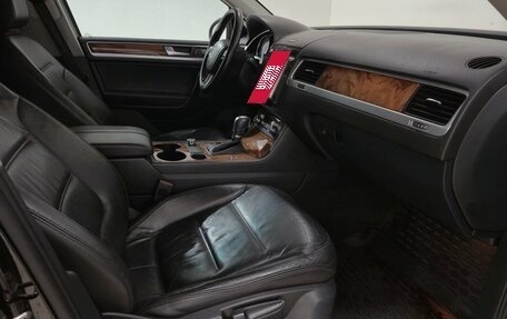 Volkswagen Touareg III, 2011 год, 1 680 000 рублей, 13 фотография