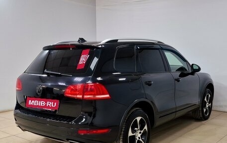 Volkswagen Touareg III, 2011 год, 1 680 000 рублей, 4 фотография
