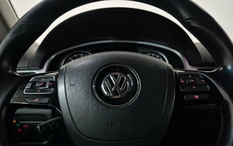 Volkswagen Touareg III, 2011 год, 1 680 000 рублей, 21 фотография