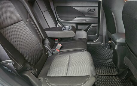 Mitsubishi Outlander III рестайлинг 3, 2020 год, 2 199 000 рублей, 13 фотография