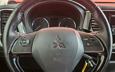 Mitsubishi Outlander III рестайлинг 3, 2020 год, 2 199 000 рублей, 11 фотография
