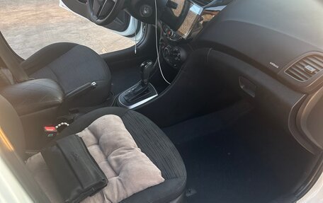 Hyundai Solaris II рестайлинг, 2015 год, 1 000 000 рублей, 6 фотография
