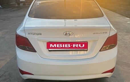 Hyundai Solaris II рестайлинг, 2015 год, 1 000 000 рублей, 2 фотография