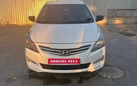 Hyundai Solaris II рестайлинг, 2015 год, 1 000 000 рублей, 5 фотография