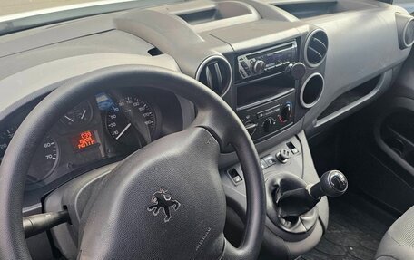 Peugeot Partner II рестайлинг 2, 2011 год, 590 000 рублей, 6 фотография