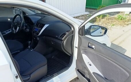 Hyundai Solaris II рестайлинг, 2013 год, 750 000 рублей, 8 фотография