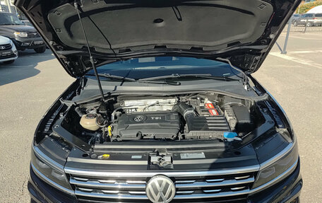 Volkswagen Tiguan II, 2019 год, 2 920 000 рублей, 13 фотография