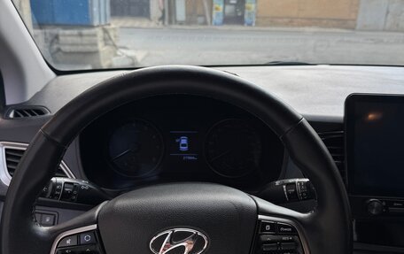 Hyundai Solaris II рестайлинг, 2019 год, 950 000 рублей, 6 фотография