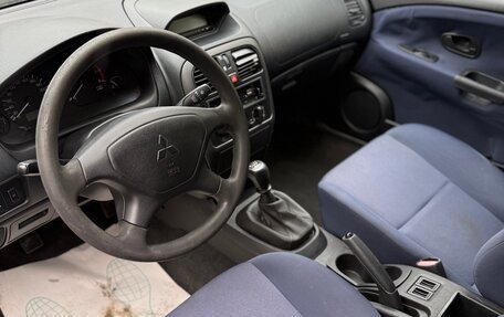 Mitsubishi Carisma I, 2002 год, 220 000 рублей, 9 фотография