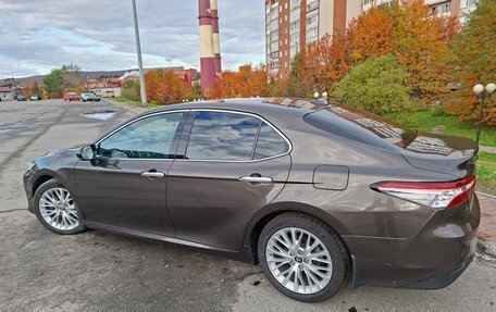 Toyota Camry, 2021 год, 3 200 000 рублей, 7 фотография