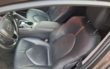 Toyota Camry, 2021 год, 3 200 000 рублей, 8 фотография