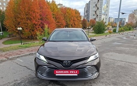 Toyota Camry, 2021 год, 3 200 000 рублей, 6 фотография