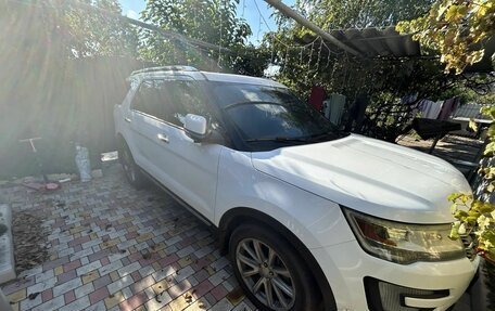Ford Explorer VI, 2016 год, 2 800 000 рублей, 3 фотография