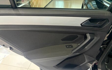 Volkswagen Tiguan II, 2021 год, 2 449 000 рублей, 11 фотография