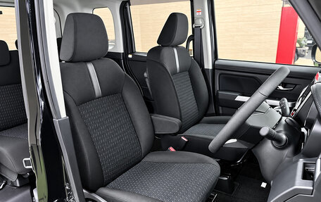 Toyota Roomy I, 2022 год, 1 100 000 рублей, 10 фотография