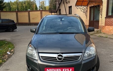 Opel Zafira B, 2013 год, 700 000 рублей, 2 фотография